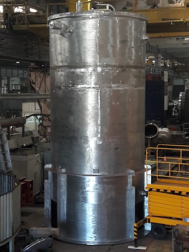 Бак сорбентов с внутрикорпусным устройством