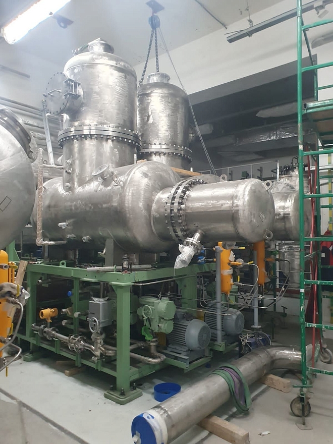 Установка концентрирования (упаривания) радиоактивных растворов (компактный выпарной аппарат).